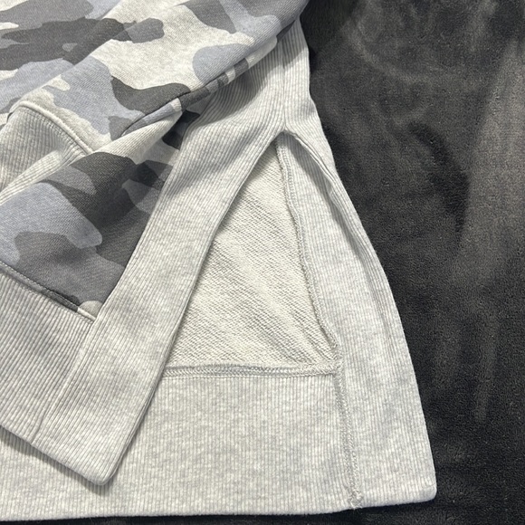 Gray oversized camouflage sweater. - Picture 3 of 4